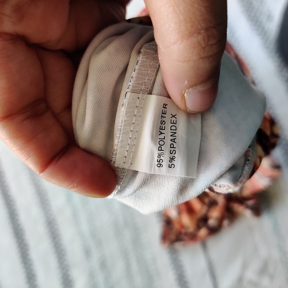 ✨PRICE DROP✨SNAKE PRINT FLARE PANTS - Picture 5 of 9